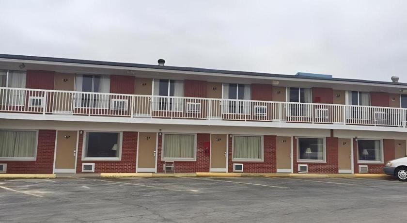 Americas Best Value Inn & Suites Macon At Sunset Dr Exterior photo